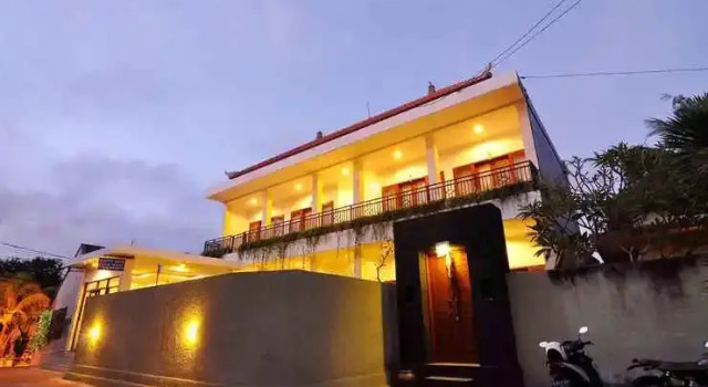 Happy Devi Guesthouse, Забронировать Отель Отели провинции Бали с завтраком, Завтраки