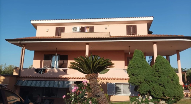 Cozy Quiet Villa With Swimming Pool 10 Minutes From the sea, Забронировать Вилла Отели Лацио с бассейном, Бассейн