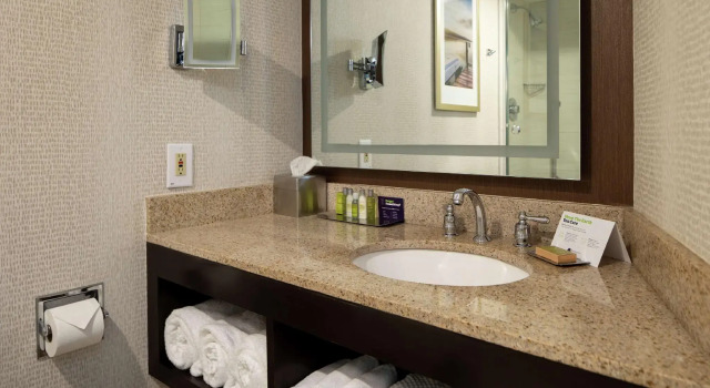 Двухместный полулюкс DoubleTree by Hilton Portland, ME