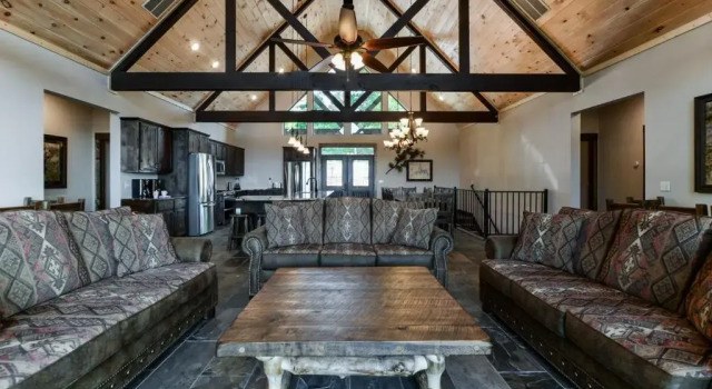 Lodge 73, Забронировать Отель Отели Table Rock Lake с парковкой, Парковка