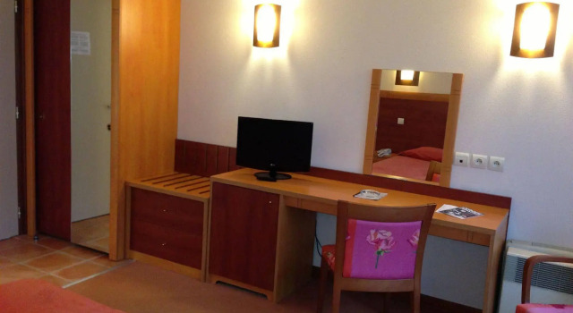 Hotel le Jura, Réserver Hôtel Divonne-les-Bains 