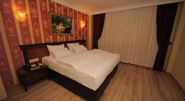Полулюкс Golden Lake Hotel