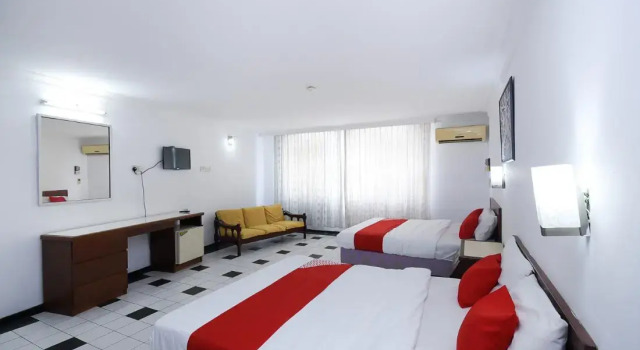 Семейный люкс Super OYO 1018 Telang Usan Hotel Miri