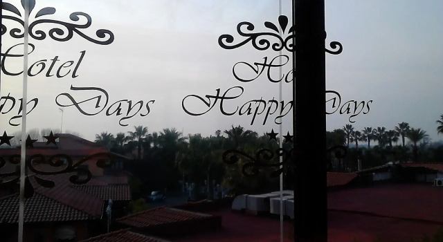 Hotel Happy Days