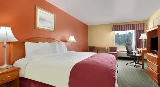Номер Standard Days Inn by Wyndham Lumberton