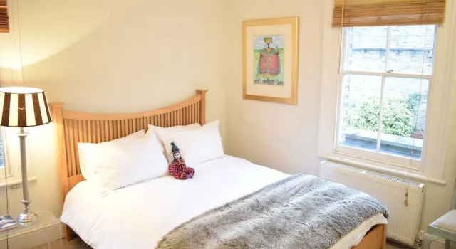 2 Bedroom Flat in Battersea Sleeps 4