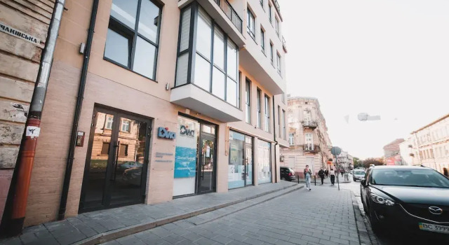 Kostjukowski Apartments на Лычаковской 70А, Забронировать Апартаменты/квартира Отели Львова с парковкой, рядом с Дворец Дедушицких, Парковка