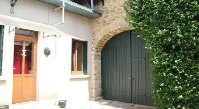 Gîte De La Souris Verte, Забронировать Апартаменты/квартира Отели Горного массива Юры с парковкой, Парковка