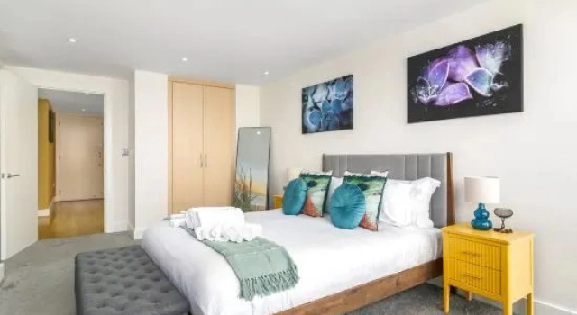 Люкс Stunning London 2 Bedroom 2 Balcony Apartment with Thames River & City Views Sleeps 6