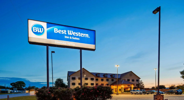 Кровать в общем номере Best Western Dinosaur Valley Inn & Suites