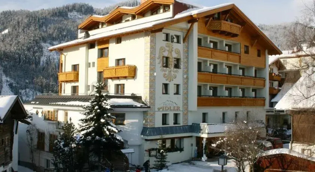 Familienhotel Adler, Rezerwuj Hotel Hotele w Tyrol z parkingiem, Parking