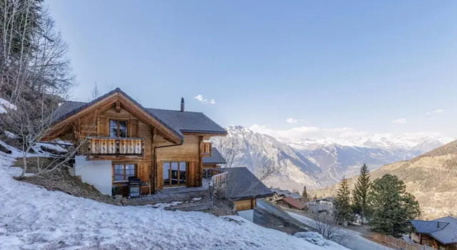 Коттедж Luxury 10 pax Chalet With Incredible Views Garage