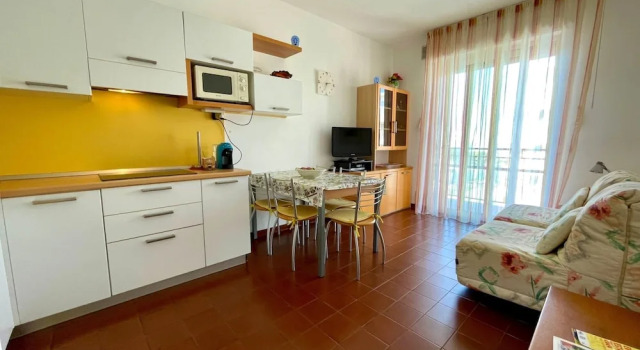 Апартаменты c 1 комнатой с балконом и с видом на город Cozy Apartment With Balcony