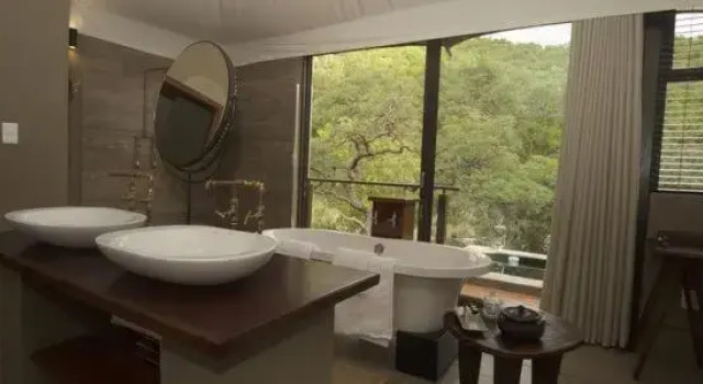 Номер Deluxe Inzalo Safari Lodge