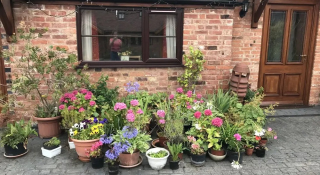 Nuneaton - Cottage - Sleeps 2 - Parking - Garden, Забронировать Дом для отпуска Отели Уорикшир с парковкой, Парковка