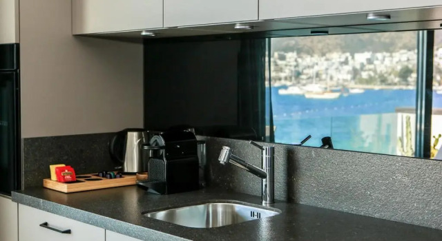 Surfer Caravan Gastro Pub and Suites, Rezervovat Apartmánový hotel Hotely v Mugla s parkováním, Parkování