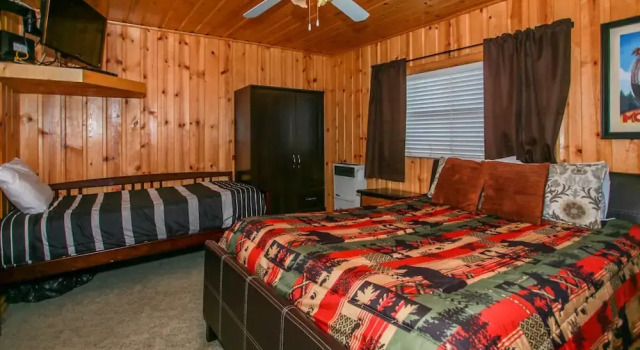Village Retreat-1897 by Big Bear Vacations, Varaa Lomakoti Big Bear Lake USA