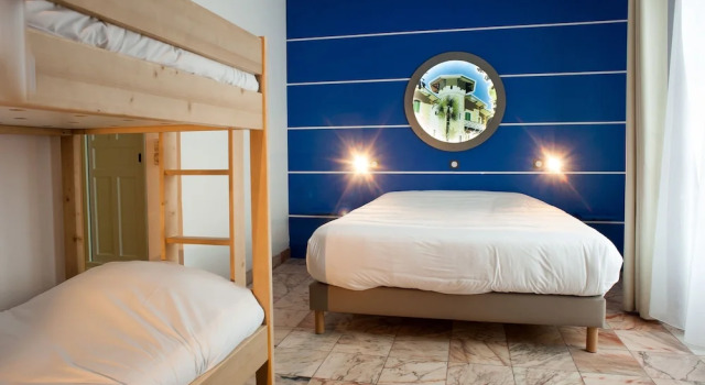 Четырёхместный номер Standard Hôtel Le Dauphin