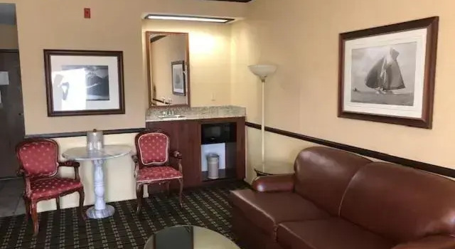 Люкс c 1 комнатой Folk Inn Ontario Airport
