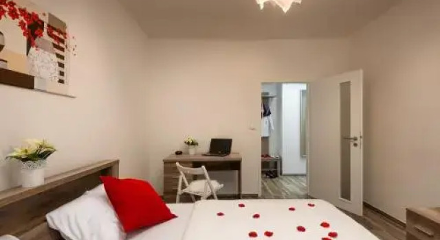 Henry Apartments