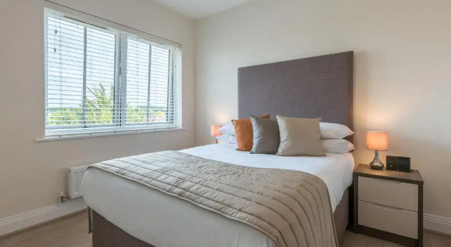 Апартаменты Deluxe The Heights at Athena Court