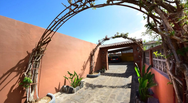 Alina - Vivienda vacacional con piscina privada, Book Hotel Hotels in Tenerife with Parking, Parking