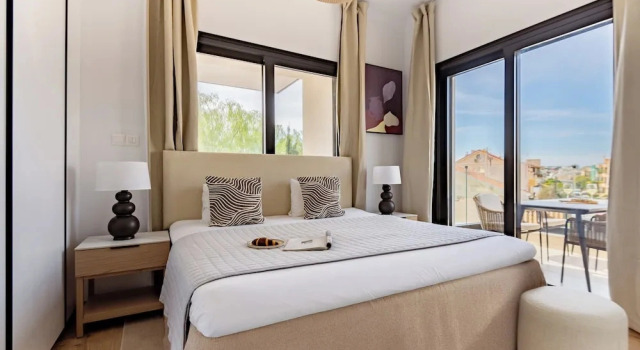 Апартаменты Sanders Breeze Limassol