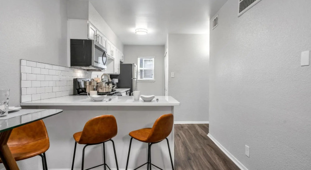 West University- 2BR- Parking- WiFi, Buchen Sie Hotel Austin Greater Austin
