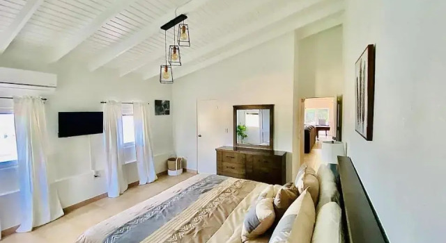 SXM King Size Villa with 4 Rooms and 4 Bathrooms, Book Villa Sommerhuse i Cupecoy Beach, Hytte