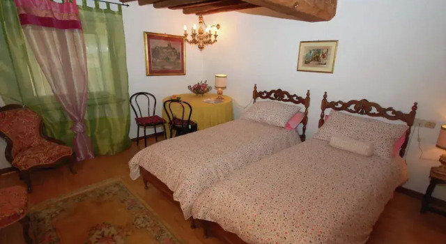 Apartment in Lucca Near Historic City Walls, Забронировать Апартаменты/квартира Отели Лукки с парковкой, рядом с Кафедральный собор Лукки, Парковка