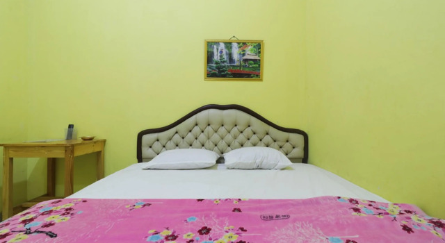 Номер Standard Surabaya Jaya Hotel near Soekarno Hatta Airport Redpartner