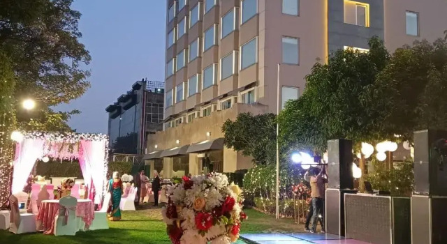 Номер Premier Golden Tulip City Centre Gurgaon