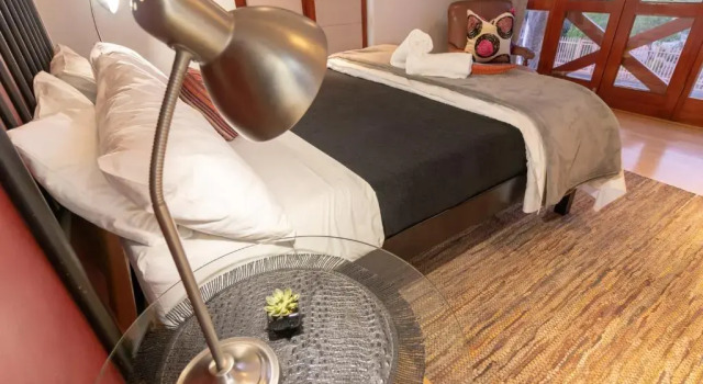 Двухместный номер Standard с балконом Earthbound Guest House