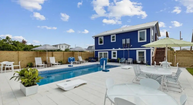 Коттедж Blueberry Dunes Beach Cottage - Pet Friendly - Pool