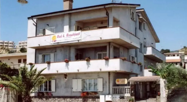 Bed and Breakfast Sunrise, Varaa Hotelli Brancaleone Calabria