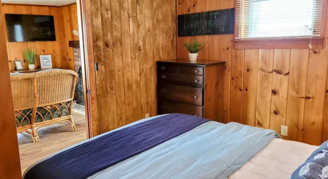 Winni Lakefront Cabin