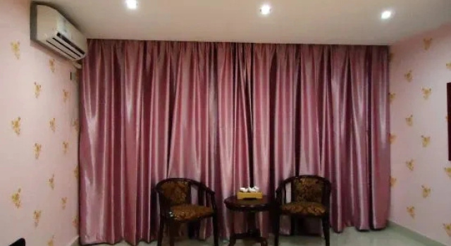 Двухместный люкс 168 Business Hotel