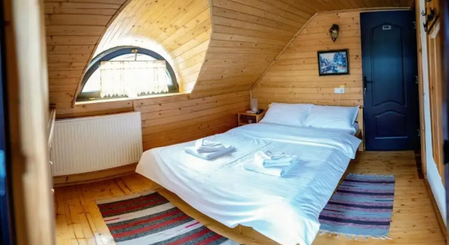 Casa Buga, Rezerwuj Hostel Hotele w Carpathians - Romania z parkingiem, Parking