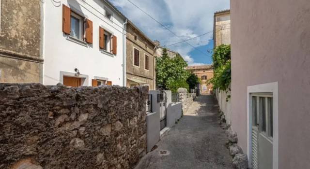 House Adria Krk/Omisalj, Prenota Hotel Hotel a Isole Quarnerine con parcheggio, Parcheggio