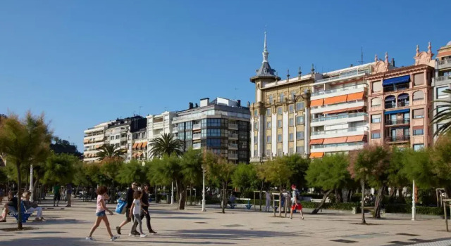 Playa de la Concha 10 by Feelfree Rentals
