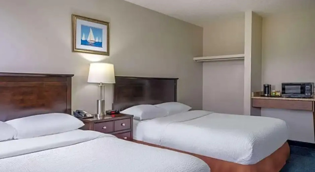 Четырёхместная студия Travelodge by Wyndham Wetaskiwin