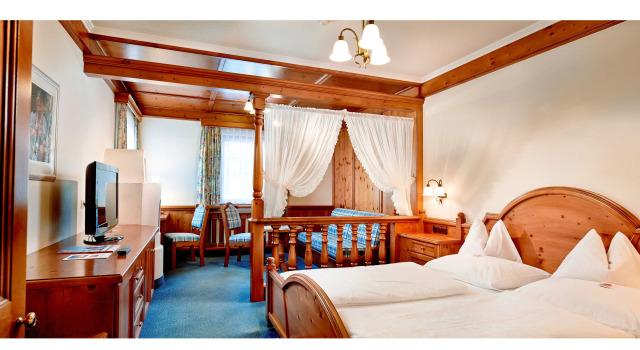 Полулюкс Hotel Neue Post - 4 Sterne Superior