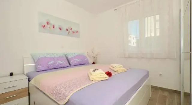 A2 - Tg, Buchen Sie Ferienwohnung Hotels in Gespanschaft Split-Dalmatien mit Pool, Schwimmbad