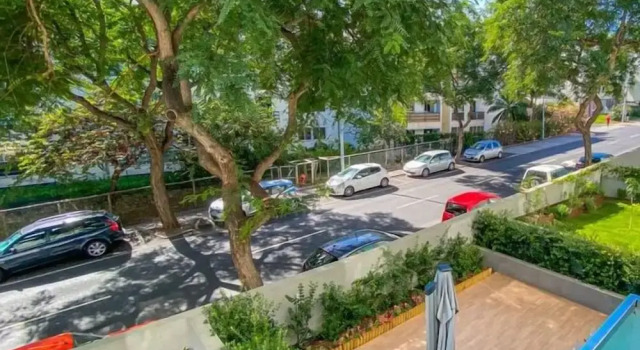 Апартаменты 1 Bed Apartment Sleeps 4 With Pool
