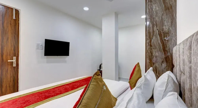 Номер Standard Mauryan Signature hotel with Airport View