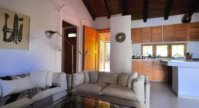 139 steps from the sea, Book Hotel Gialtra Central Greece
