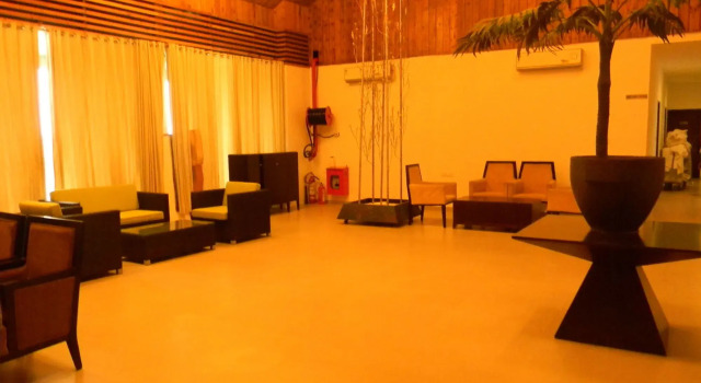 Aarohi Starz Club, Забронировать Отель Отели Ахмадабад 4 звезды, 4*