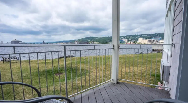 Полулюкс с видом на залив South Pier Inn