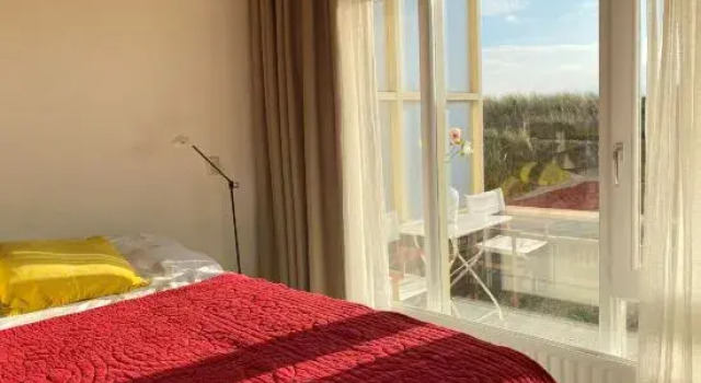 Amstel BeachHouse Egmond aan Zee, 50m from the beach!, Забронировать Отель Отели Эгмонд-ан-Зе 4 звезды, 4*