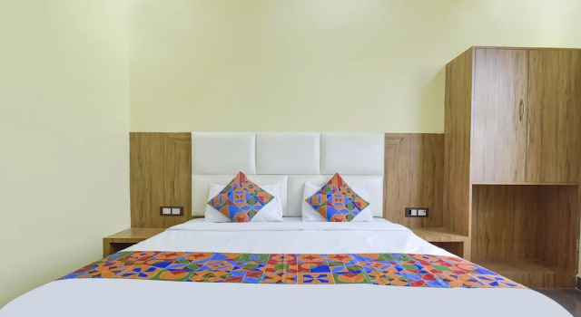 Номер Deluxe Fabhotel Madhav